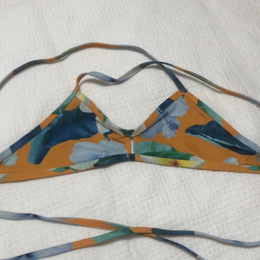 Tropical jolyn vent top